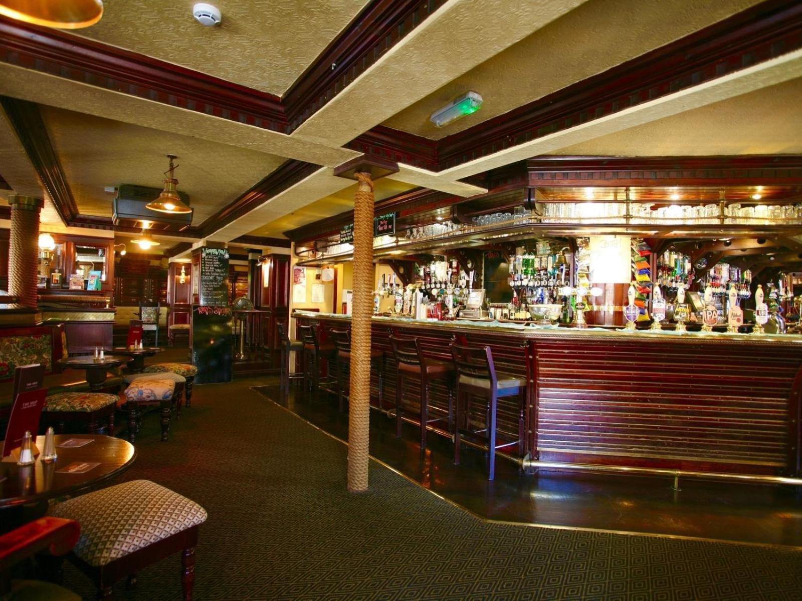 The Ship Hotel เชมส์ฟอร์ด ภายนอก รูปภาพ